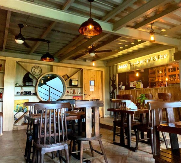 Afefeyeye Restaurant and Bar