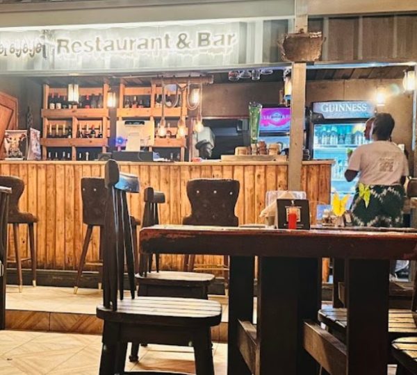 Afefeyeye Restaurant and Bar