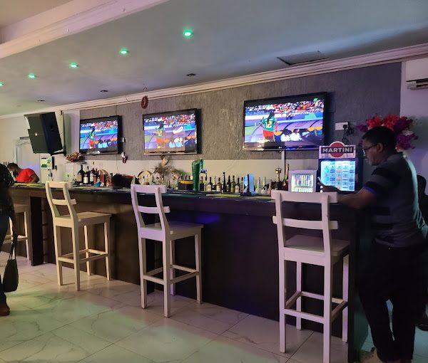 La Mango Restaurant & Lounge