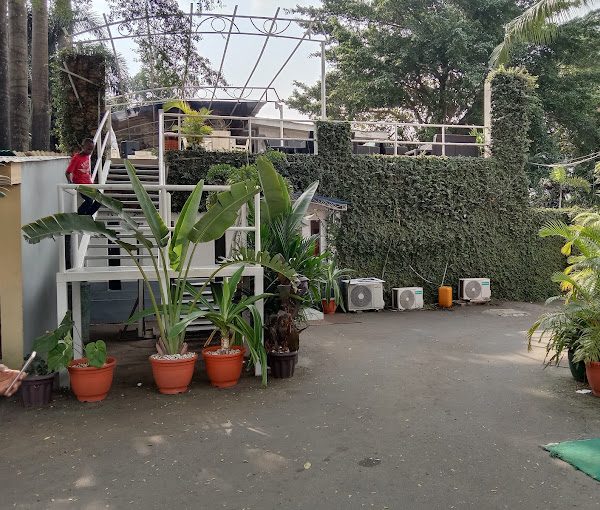 La Mango Restaurant & Lounge