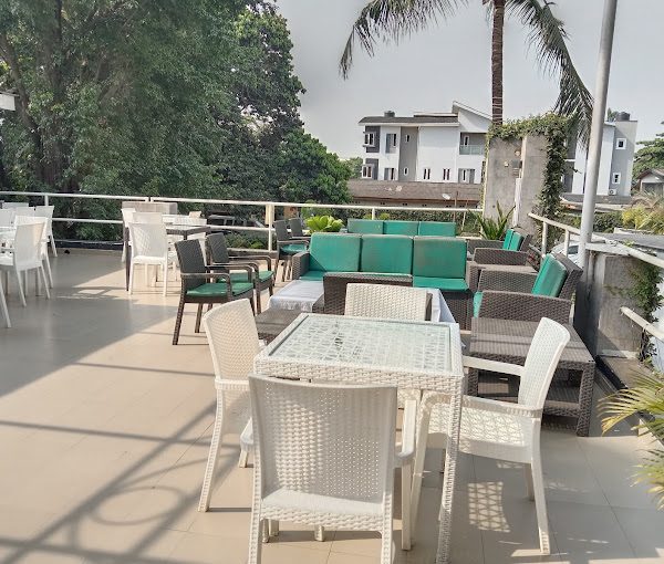 La Mango Restaurant & Lounge