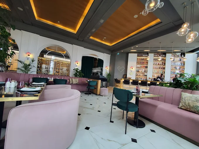 Kaly Restaurant And Bar Lounge