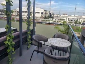 No5 LOUNGE