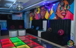 Wow Bar Lounge Restaurant